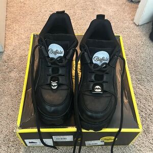 Buffalo London size 6